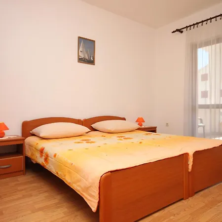 Apartment With Parking Space - 6452