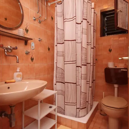 With Parking Space - 6452 Vodice