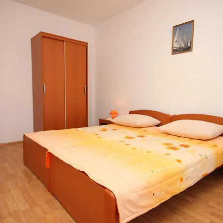Apartment With Parking Space - 6452 Vodice