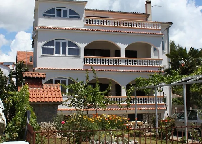 With Parking Space - 6452 Daire Vodice