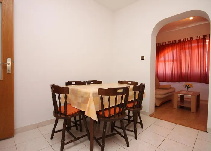 Apartmán With Parking Space - 6452 Vodice